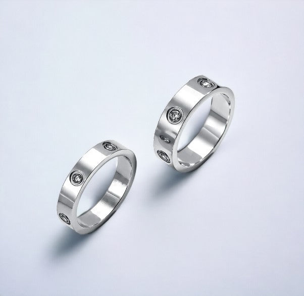 LUSSO™ Love Ring